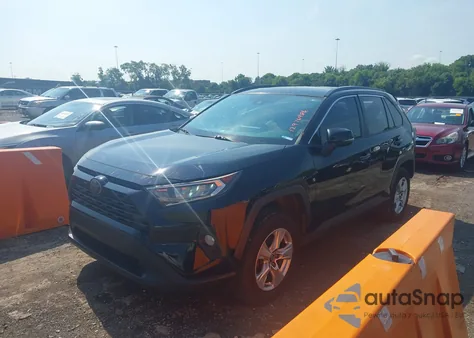 2019 Toyota Rav4 Xle z USA, uszkodzony, nr VIN 2T3P1RFV2KW062100